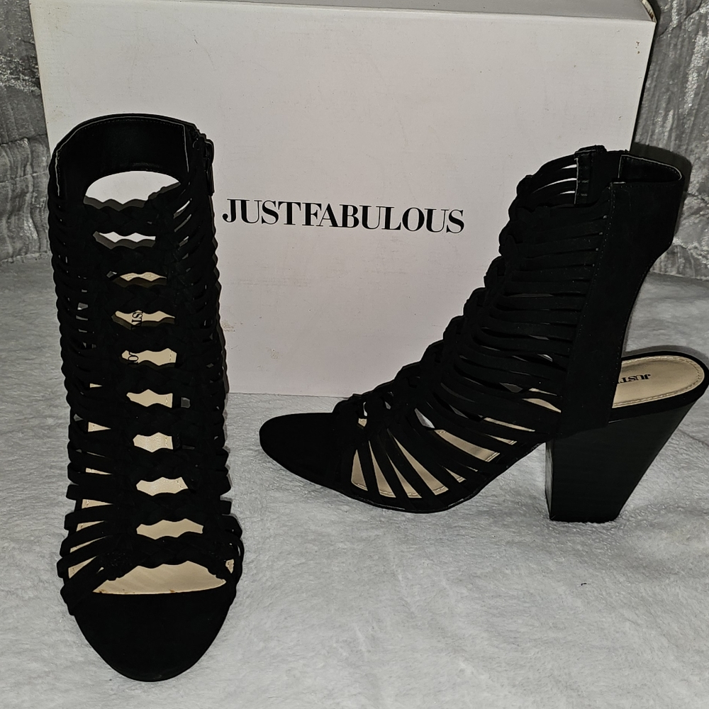Unique Black Heeled Sandal Size 9 (New in box)
